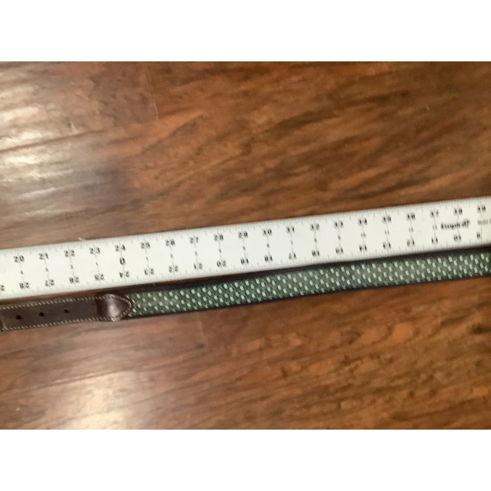 Vineyard Vines Shep & Ian Canvas Green Belt Whales Sz 30